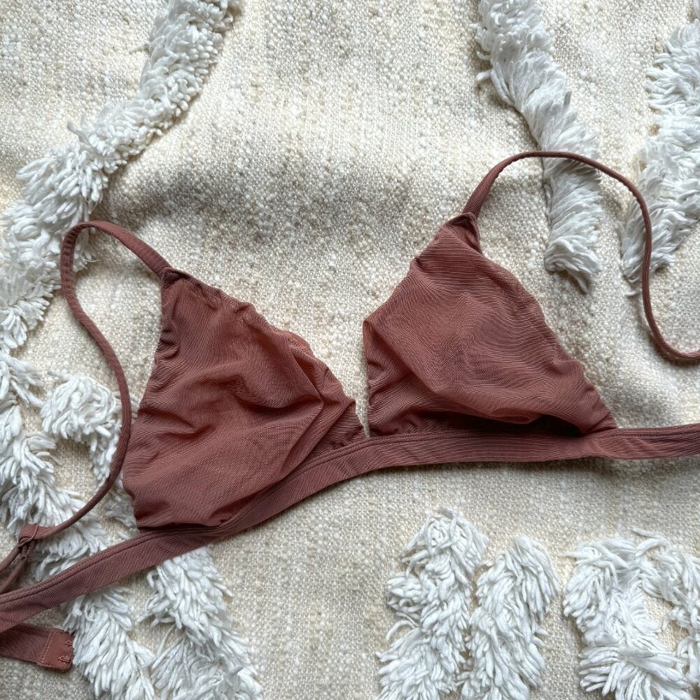 Never Worn- SKIMS Fits Everybody Triangle Mesh Bralette, M